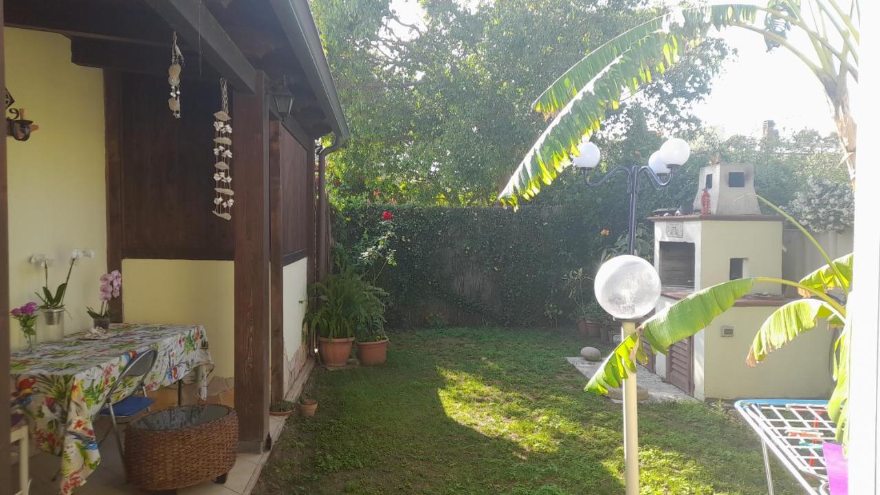 Brezza Di Mare Appartamento In Villa Con Giardino E Spiaggia ,Casa Vacanze Al Mare กวาร์ตู ซานเตเลนา ภายนอก รูปภาพ