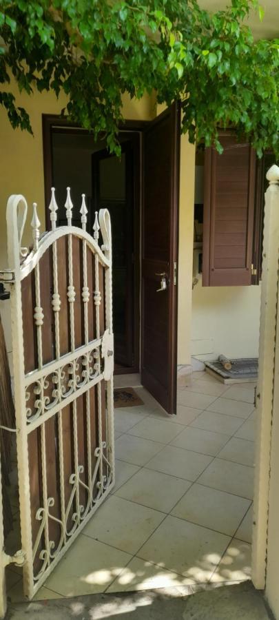 Brezza Di Mare Appartamento In Villa Con Giardino E Spiaggia ,Casa Vacanze Al Mare กวาร์ตู ซานเตเลนา ภายนอก รูปภาพ